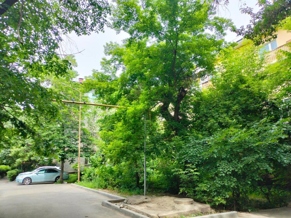 Квартира Рядом Арбата, Гоголя 92 Almaty Exterior photo